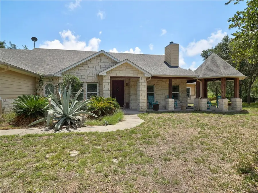 1320 W Highland Avenue, Aransas Pass, TX 78336 - #2