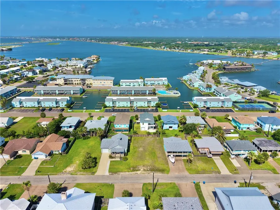 20 Nassau Drive, Rockport, TX 78382 - #2
