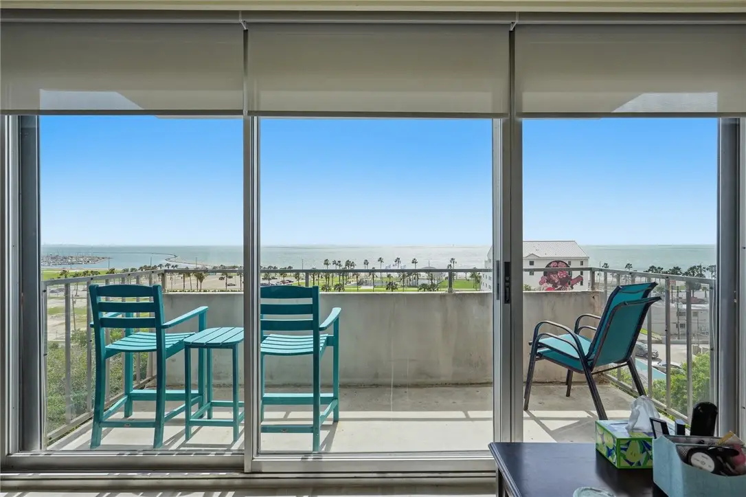 715 S Upper Broadway Street #601, Corpus Christi, TX 78401 - #1