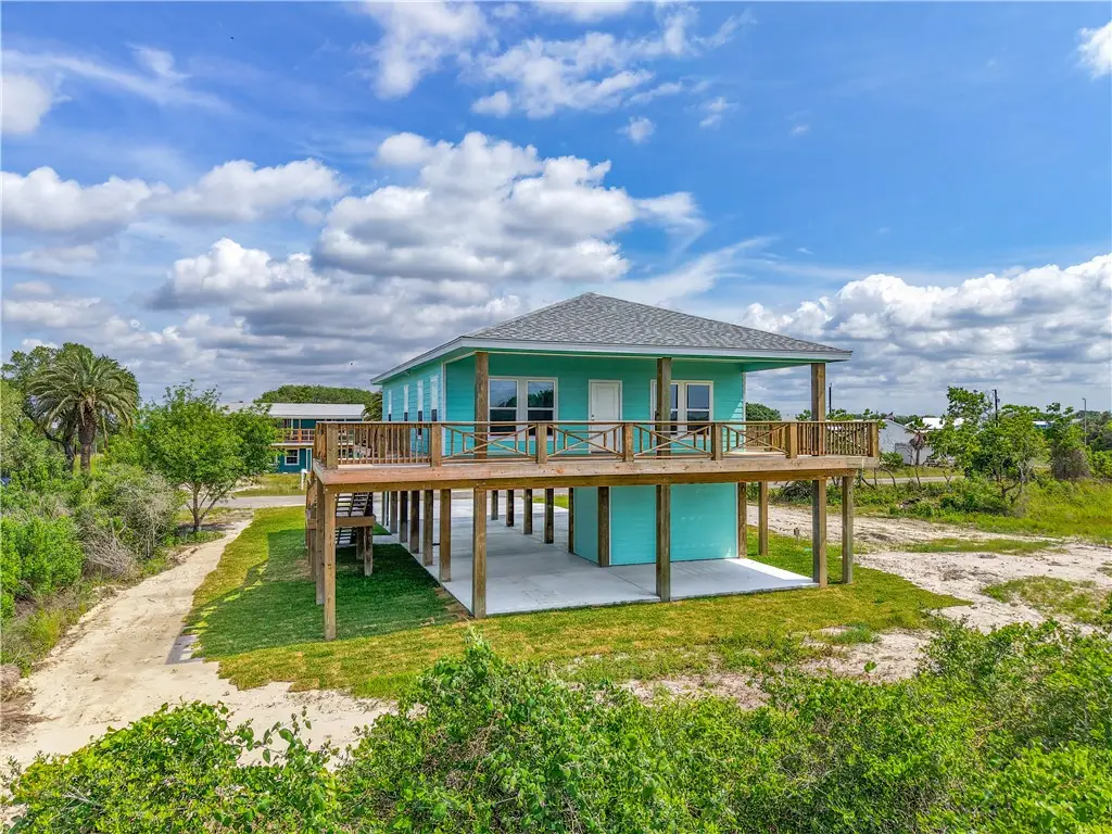 233 W Club Oak, Rockport, TX 78382 - #1