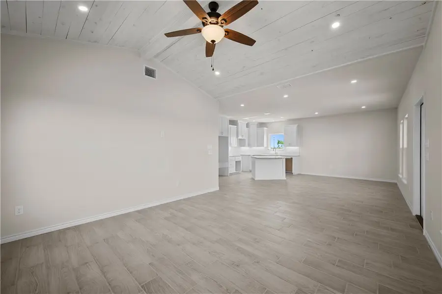 233 W Club Oak, Rockport, TX 78382 - #3