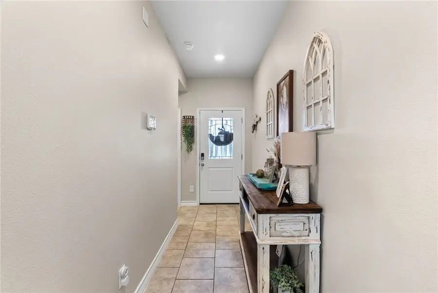 104 Silas St, Sinton, TX 78387 - #3