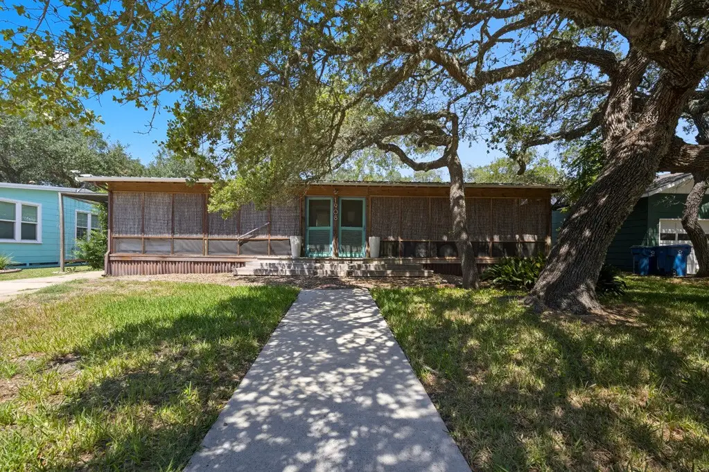 1908 Glass Avenue, Rockport, TX 78382 - #1