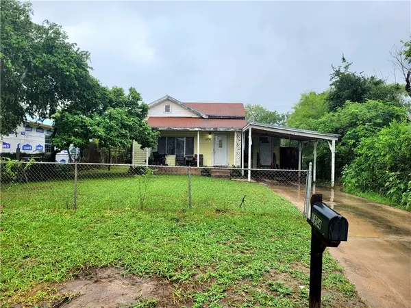 1304 E Richard Avenue, Kingsville, TX 78363
