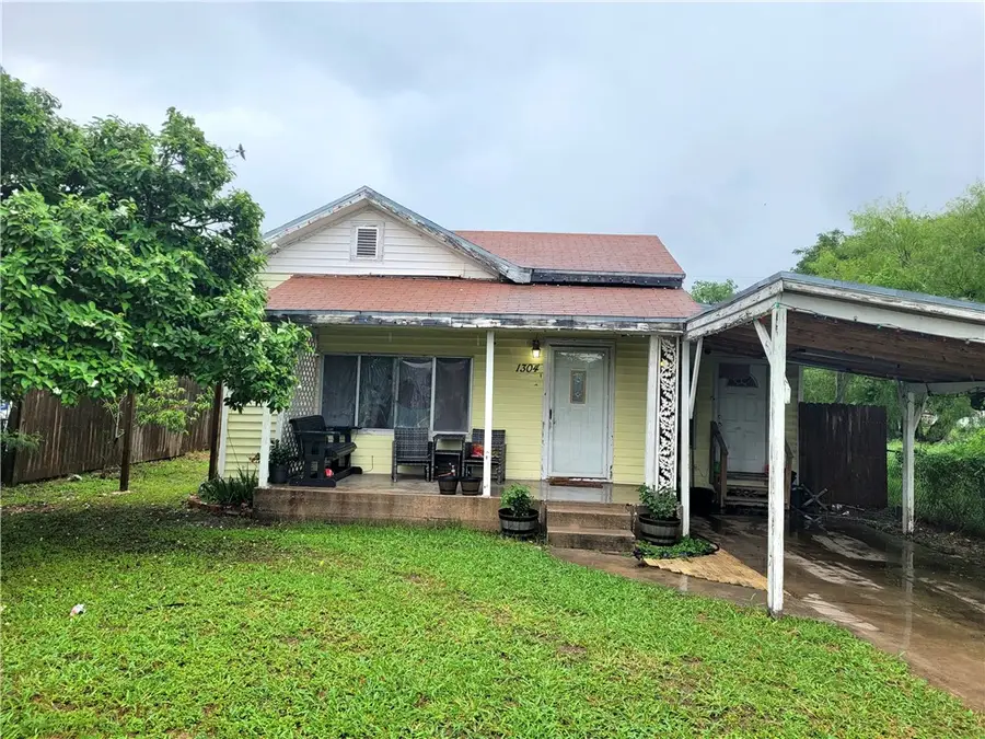 1304 E Richard Avenue, Kingsville, TX 78363 - #2