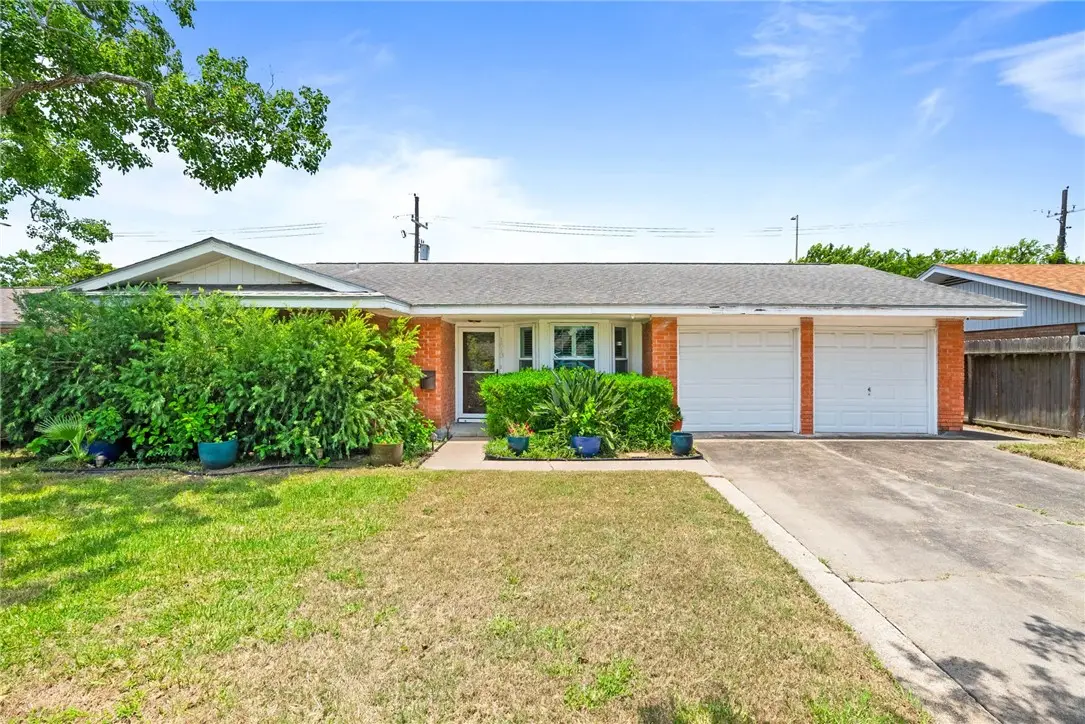 1613 Sandalwood Drive, Corpus Christi, TX 78412 - #1