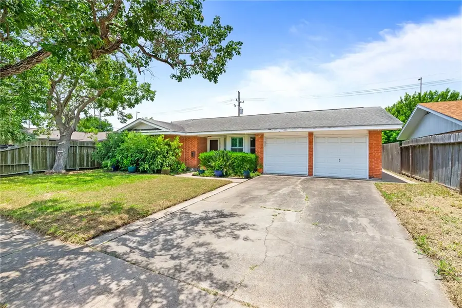 1613 Sandalwood Drive, Corpus Christi, TX 78412 - #2