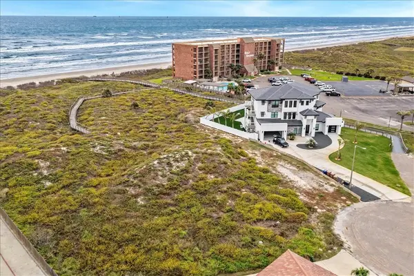 102 Mariners Drive, Port Aransas, TX 78373