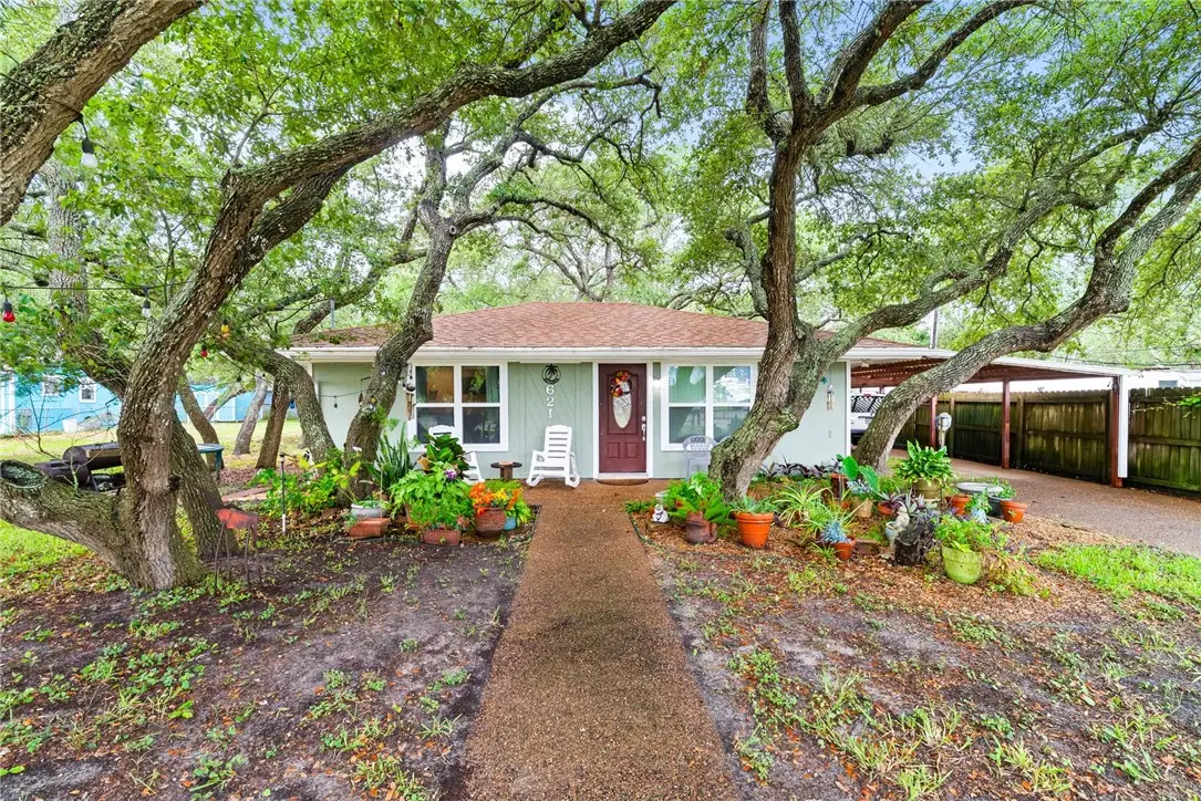 621 S Fuqua Street, Rockport, TX 78382 - #1
