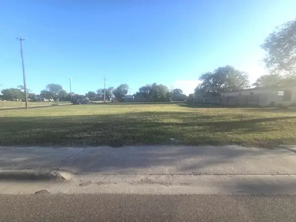 600 W Corral Avenue, Kingsville, TX 78363