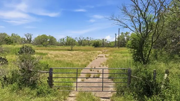 140 Choke Canyon, Three Rivers, TX 78071