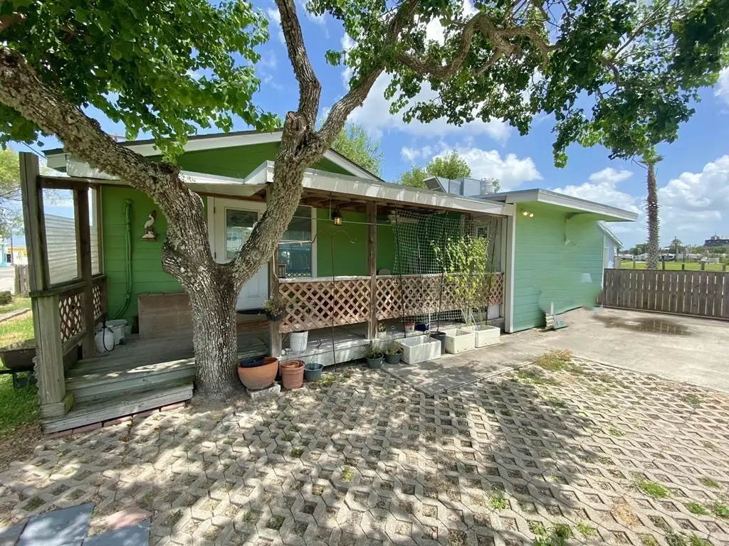 112 Palmetto Avenue, Rockport, TX 78382 - #1