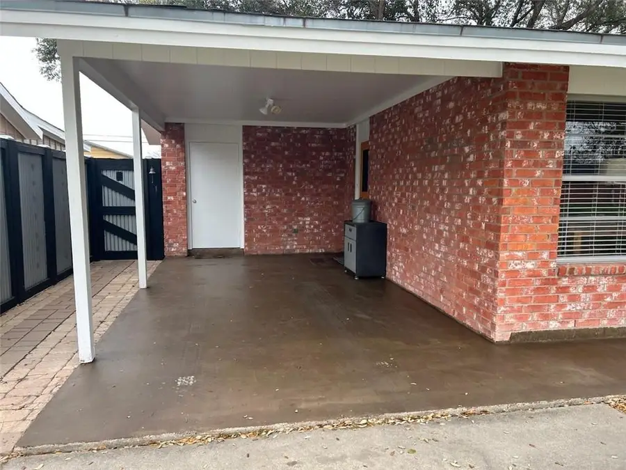 316 E Corral Avenue, Kingsville, TX 78363 - #2