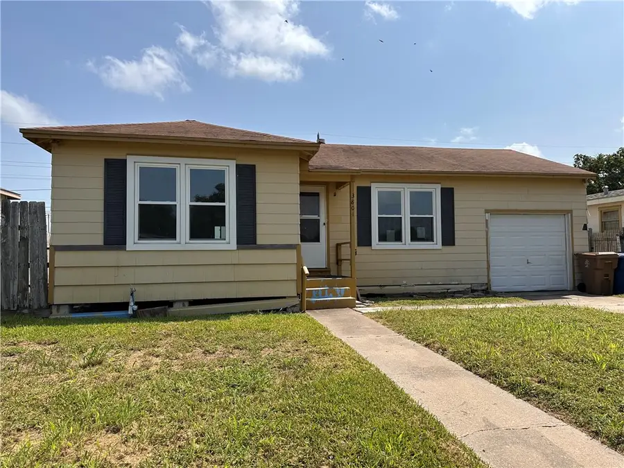 3801 Chestnut Street, Corpus Christi, TX 78411 - #3