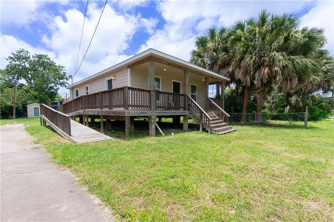 104 Commerce Street, Refugio, TX 78377 - #1