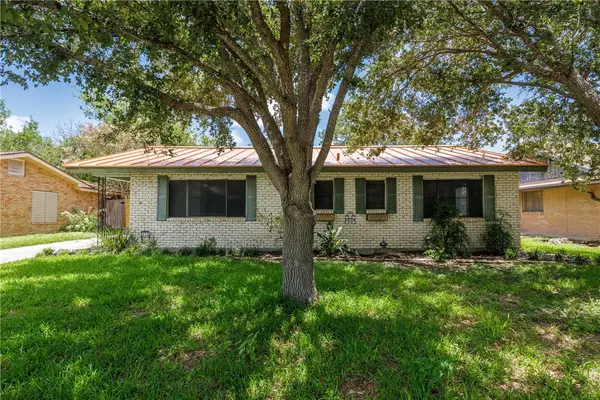 830 Crestview Drive, Corpus Christi, TX 78412