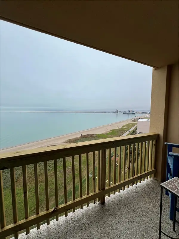 4000 Surfside Boulevard #702, Corpus Christi, TX 78402