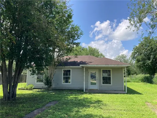 1816 Carmen Street, Alice, TX 78332