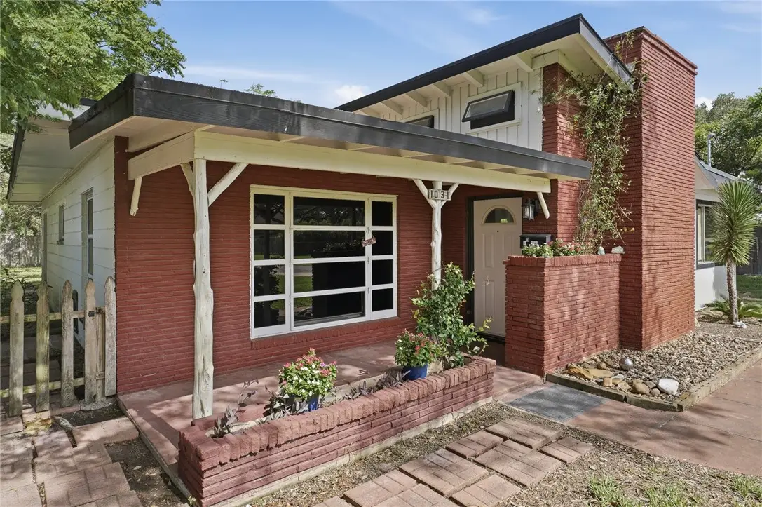 1031 N Live Oak, Rockport, TX 78382 - #1