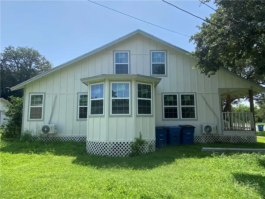 625 W Market Street, Sinton, TX 78387 - #2