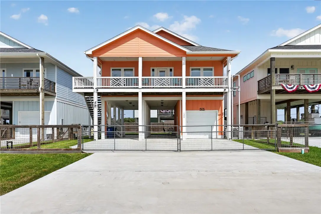 1505 S Live Oak Street, Rockport, TX 78382 - #1