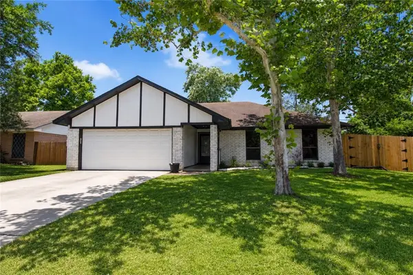 1211 E Hancock Street, Beeville, TX 78102