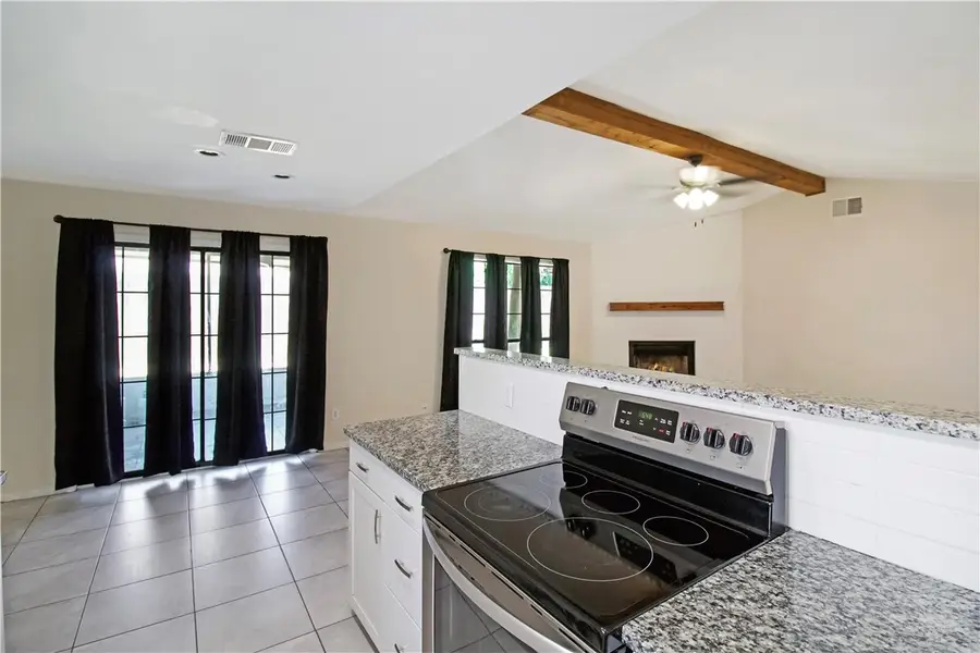 1211 E Hancock Street, Beeville, TX 78102 - #3