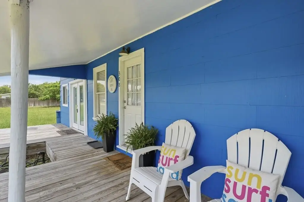 308 S 6th Street, Rockport, TX 78382 - #1