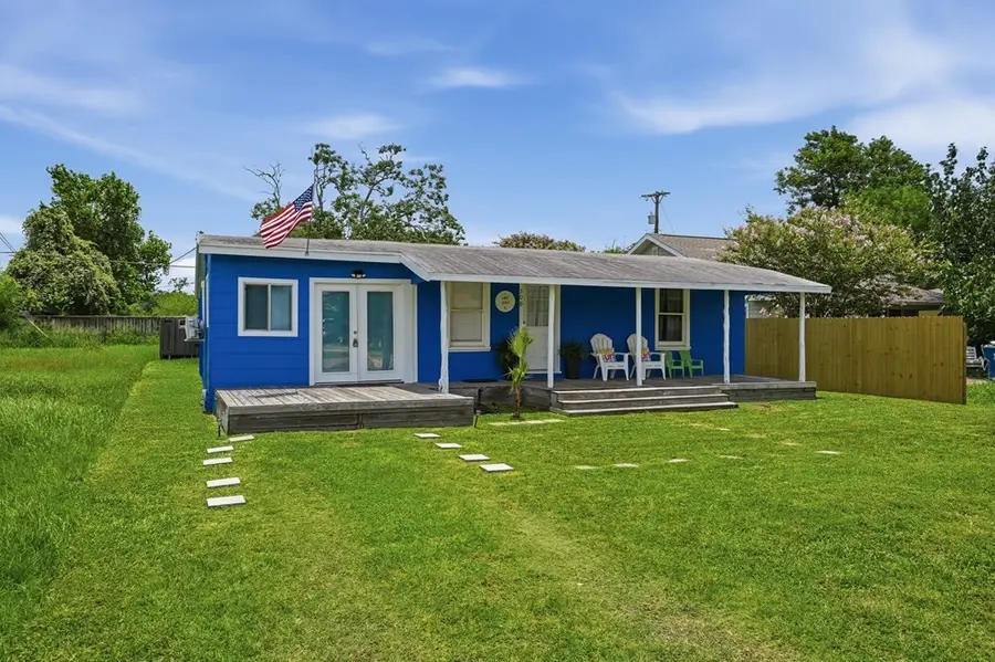 308 S 6th Street, Rockport, TX 78382 - #3