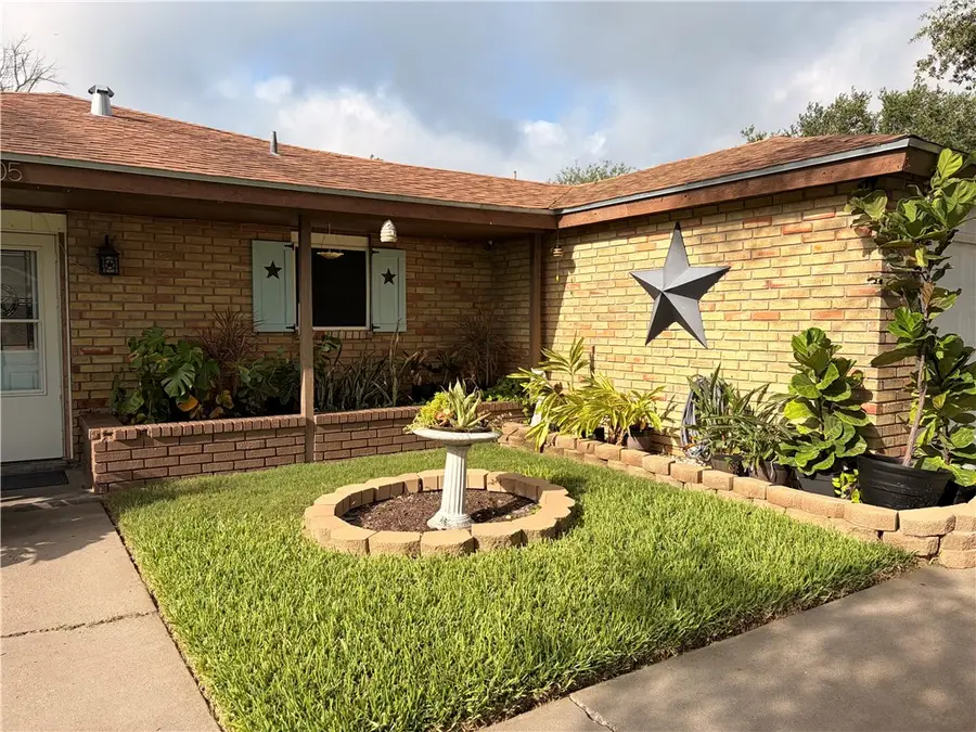 305 Birchwood Drive, Kingsville, TX 78363 - #2