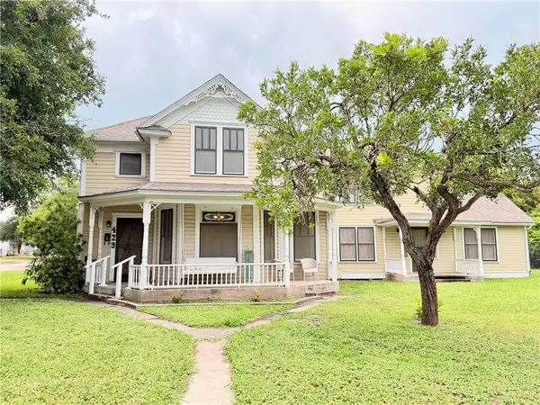 429 W Richard Avenue, Kingsville, TX 78363