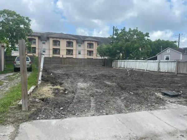 3001 Reyna Street, Corpus Christi, TX 78405