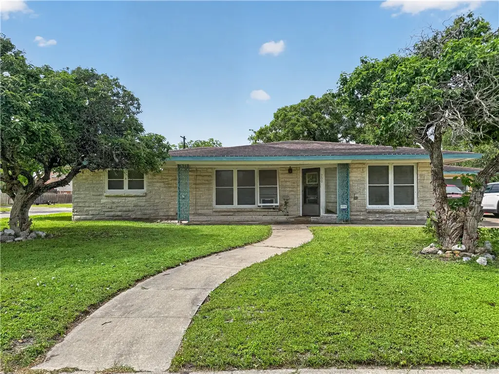 200 Ashburn Avenue, Robstown, TX 78380 - #1