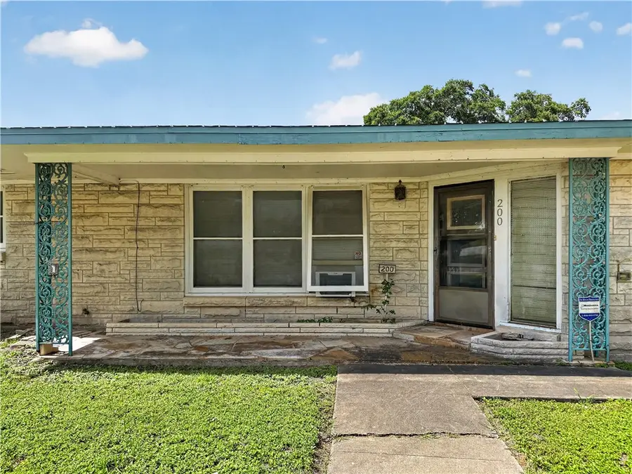 200 Ashburn Avenue, Robstown, TX 78380 - #2