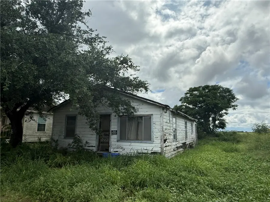 314 N Francis Street, Bishop, TX 78343 - #2