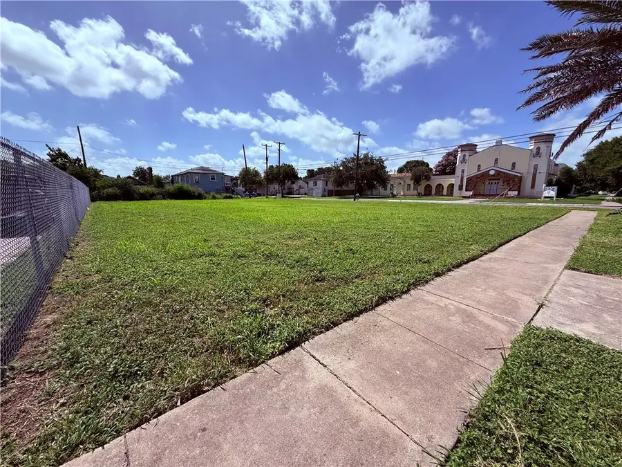1324 Craig Street, Corpus Christi, TX 78404 - #2