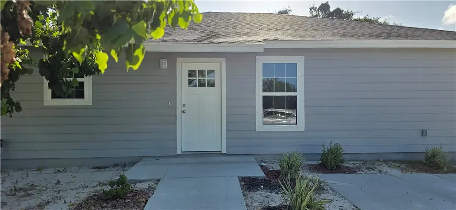 905 N Pearl Street, Rockport, TX 78382 - #2