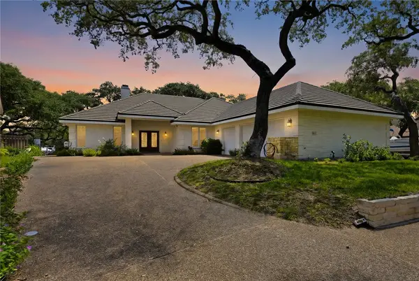 2513 Turkey Neck Cir, Rockport, TX 78382