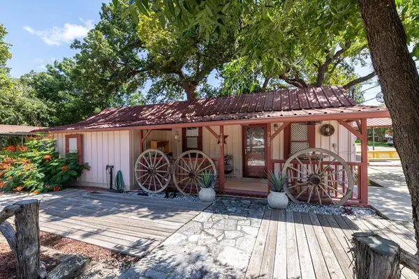 702 14th Street, Bandera, TX 78003