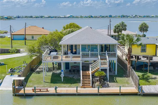 142 Lakeshore Drive, Rockport, TX 78382