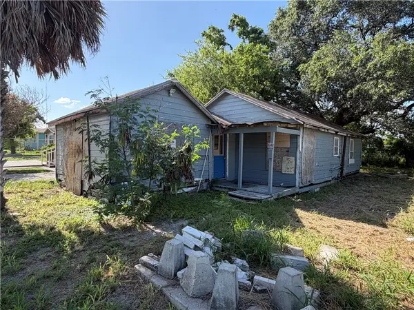 641 W Avenue E, Robstown, TX 78380