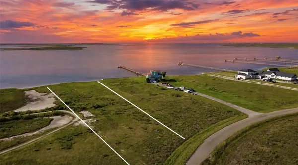 103 Dockside Drive, Rockport, TX 78382