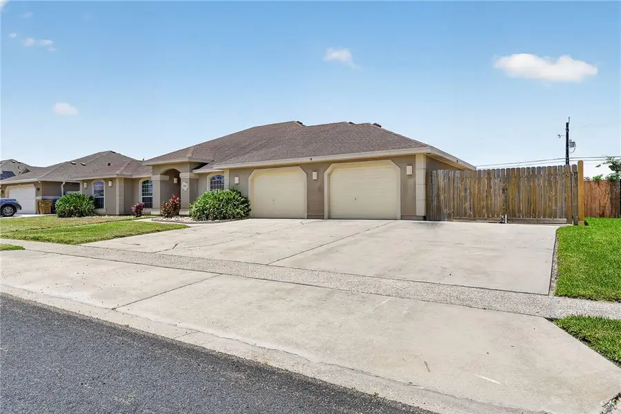 7326 Aborigine Street, Corpus Christi, TX 78414 - #3