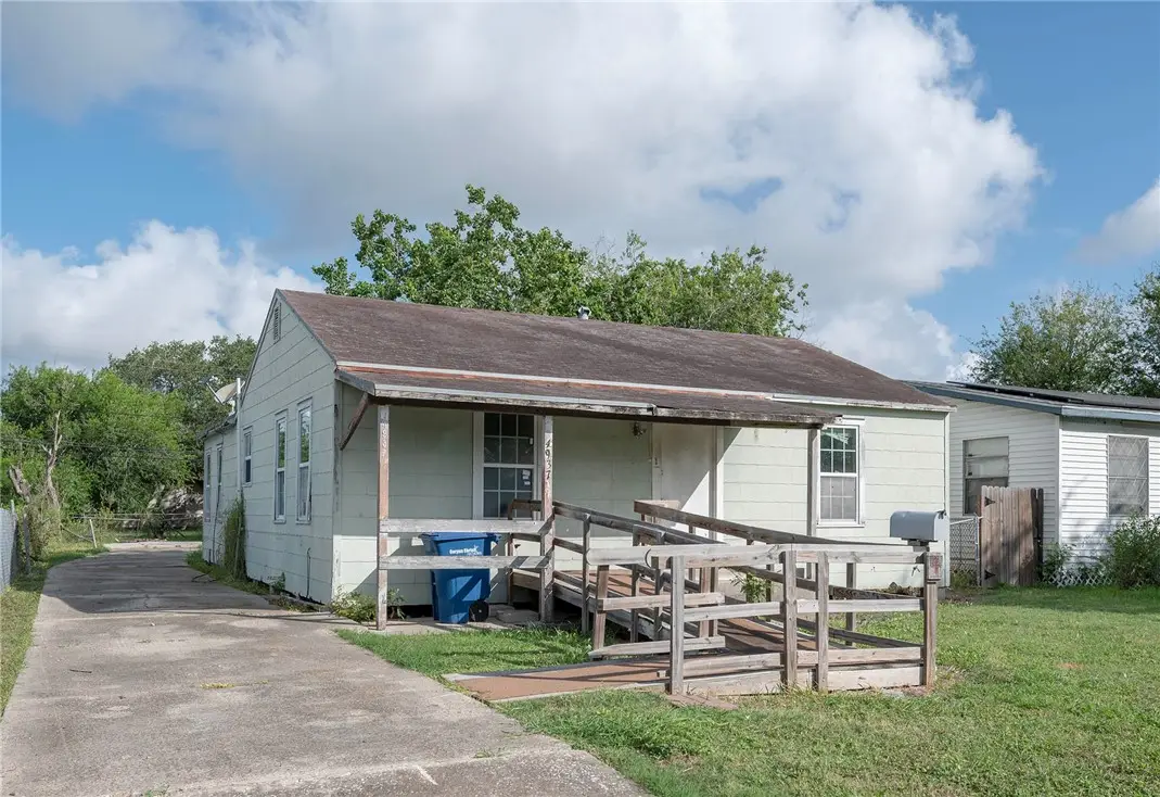 4937 Cosner Drive, Corpus Christi, TX 78415 - #1