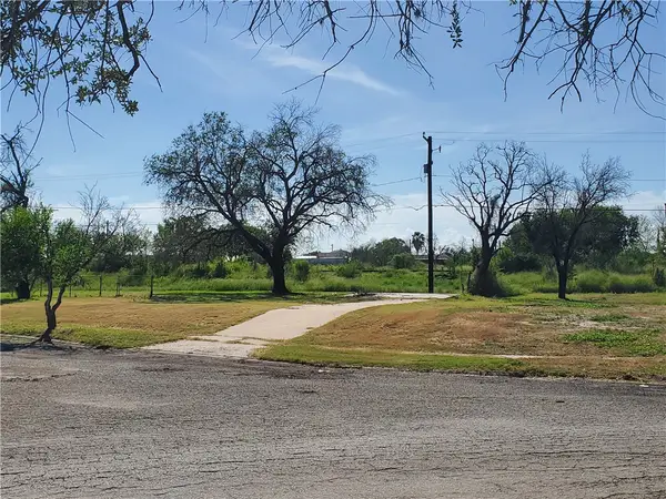 840 Hamilton Street, Sinton, TX 78387