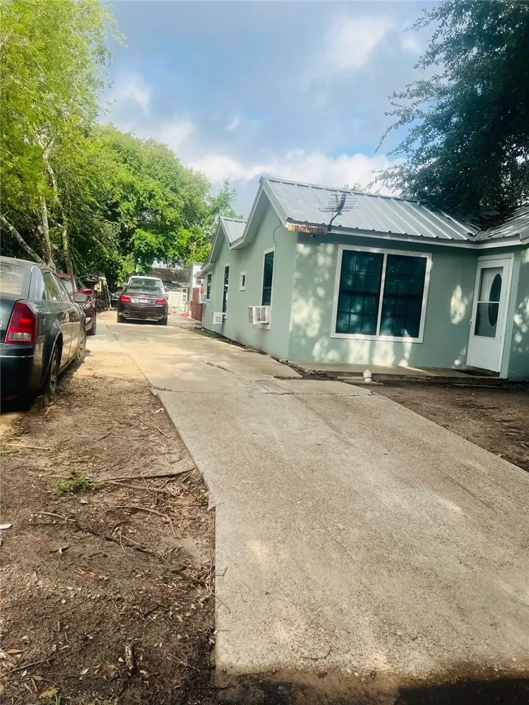 319 Olmito Street, Alice, TX 78332 - #2