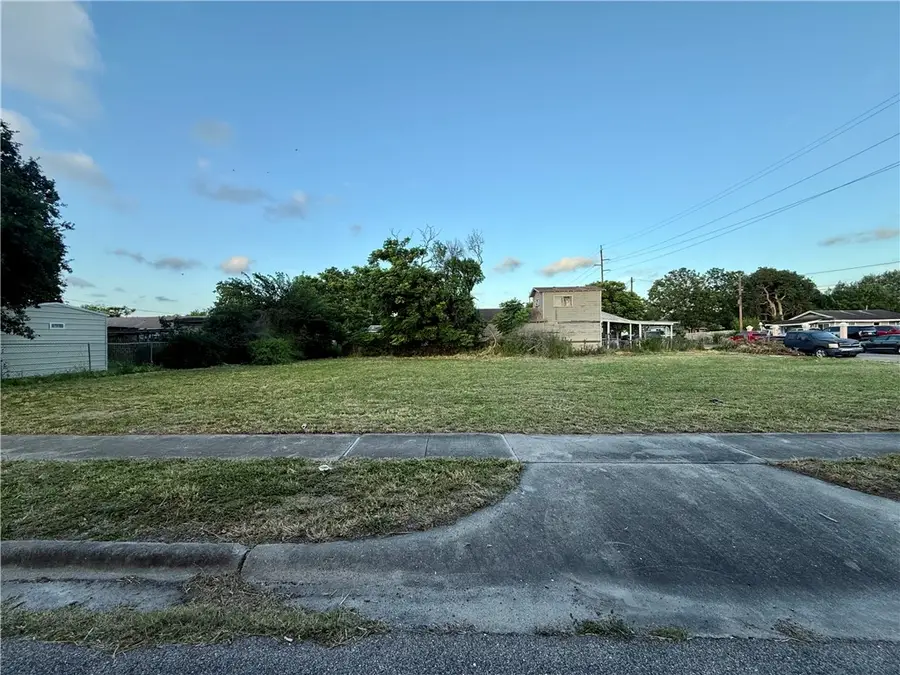 2518 and 2520 Coleman Avenue, Corpus Christi, TX 78405 - #3