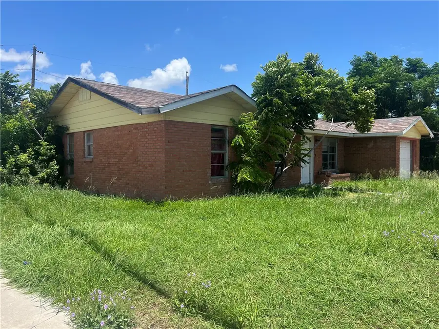 1649 Pinewood Drive, Corpus Christi, TX 78412 - #2