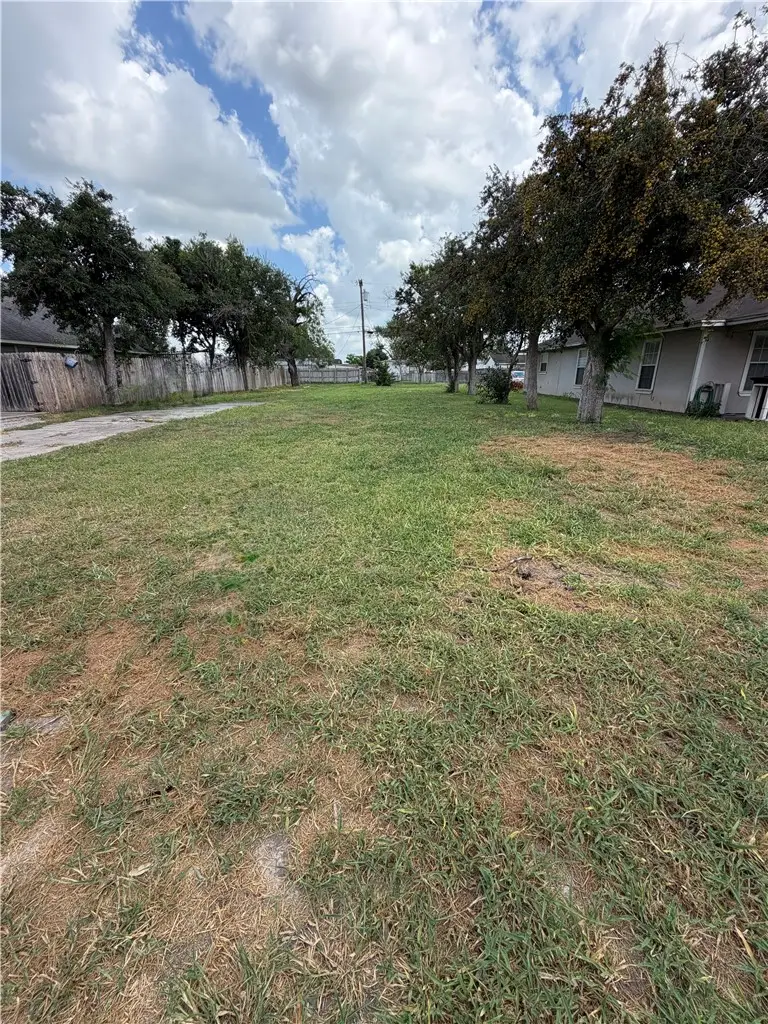 624 E Santa Gertrudis Street, Kingsville, TX 78363 - #1