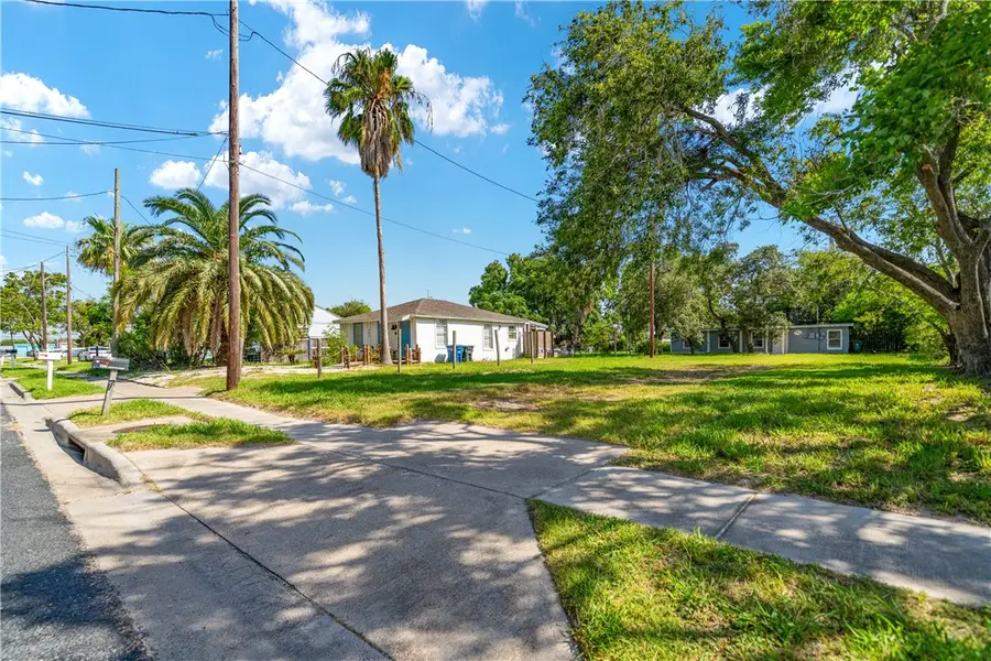 438 Scotland Drive, Corpus Christi, TX 78418 - #2